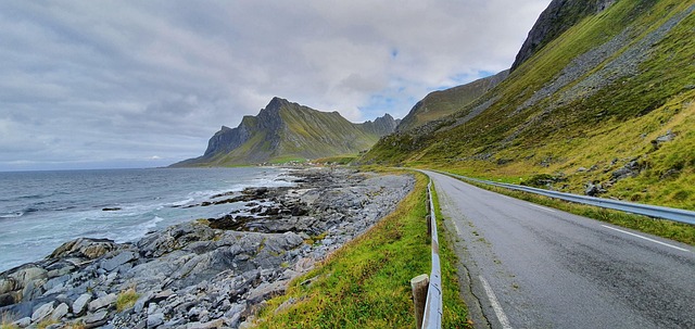 Free Mountains Road photo and picture