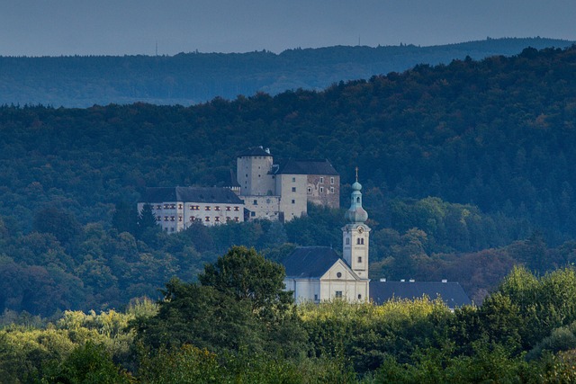 Castillo, Naturaleza, Histórico, Turismo