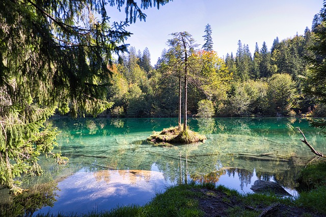 Free Mountain Lake Nature photo and picture