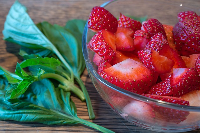 Free Strawberries Fresh Fruits photo and picture