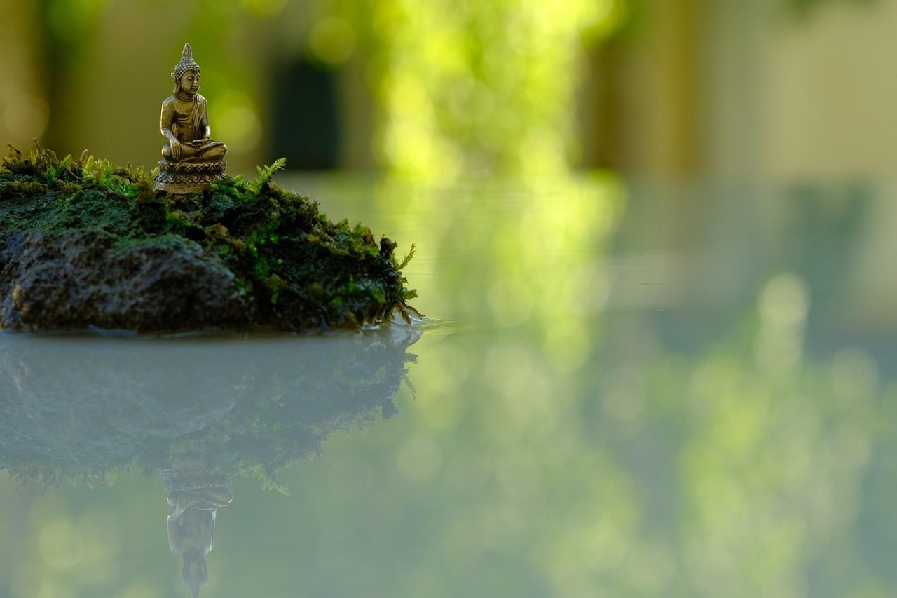 Buddha Statue - free online jigsaw puzzle photo