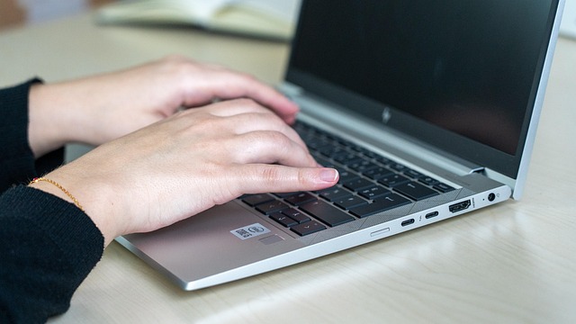 400,000+ Free Background Typing & Typing Images - Pixabay