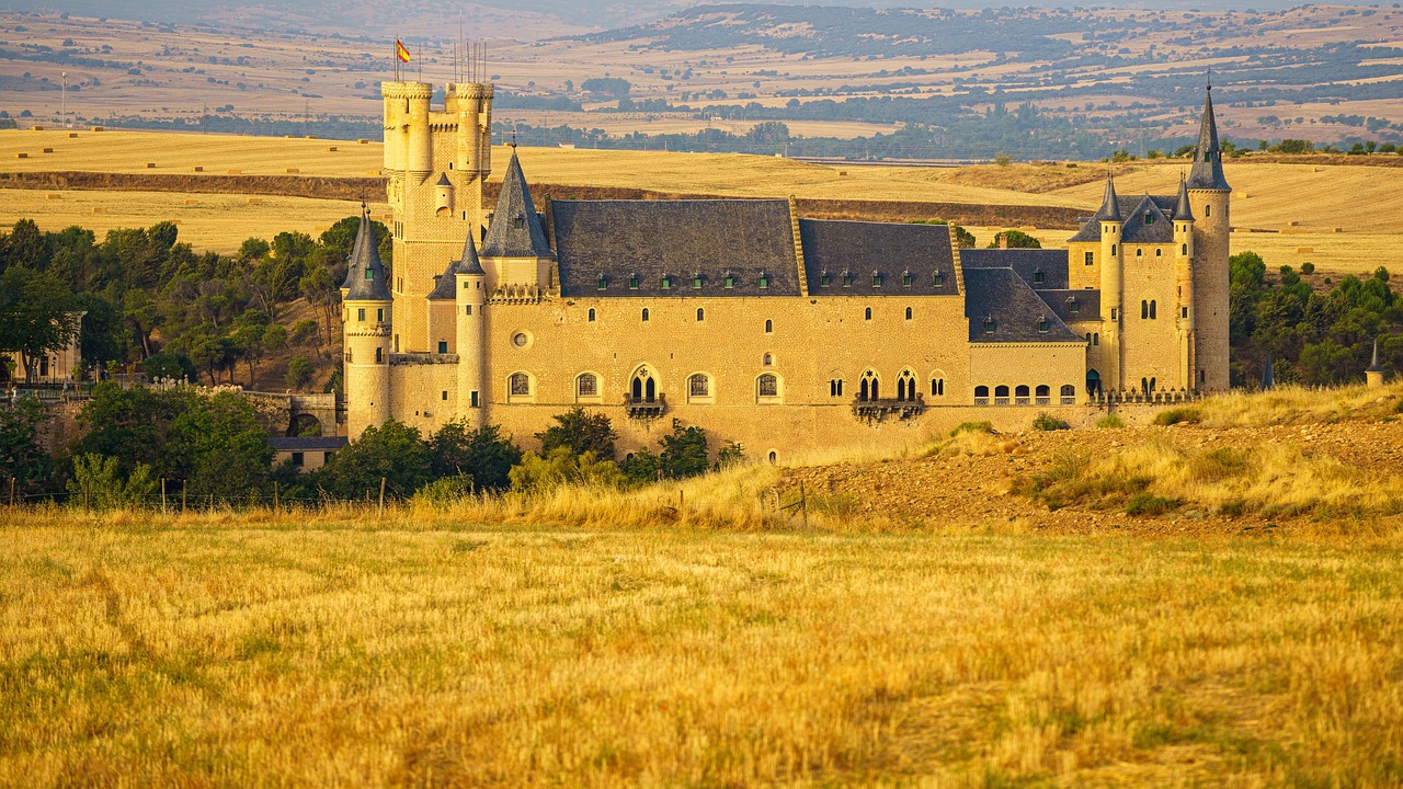 Alcazar De Segovia - free online jigsaw puzzle photo