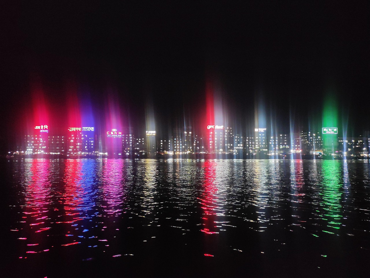 光的反射 河中的光 有光的夜晚 - Pixabay上的免费照片