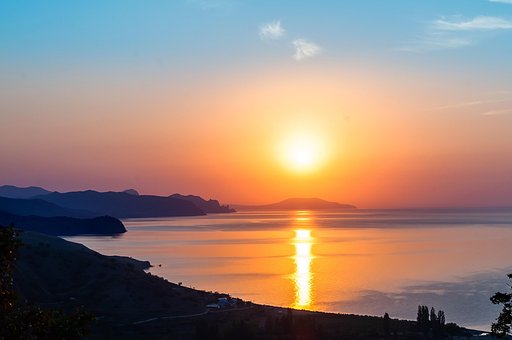 Free Dawn Sea photo and picture