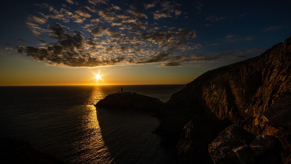 Holyhead Port Closure: Delivery Delays and Travel Chaos Loom
