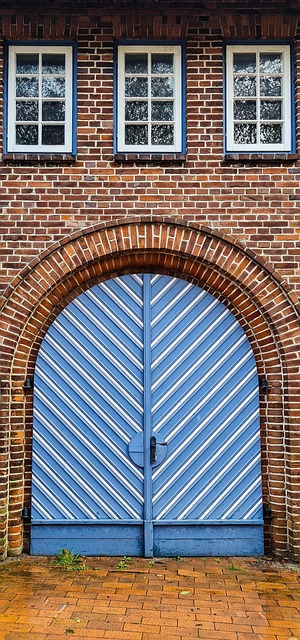 Free Gate Building photo and picture
