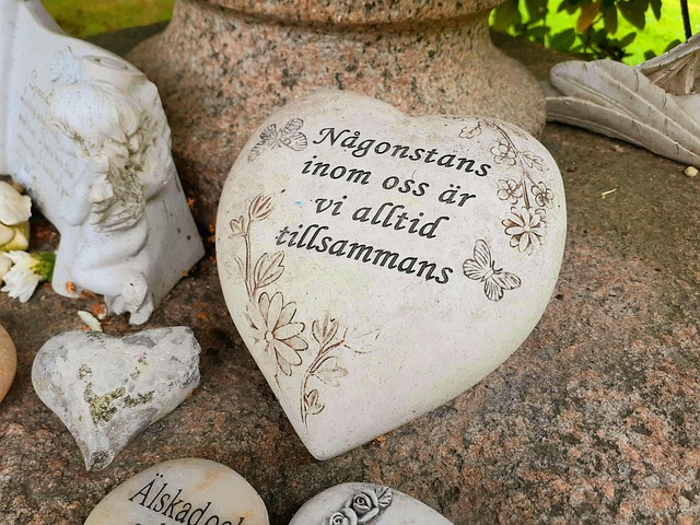 Altid Sammen, Sammen, Grav, Gravsten