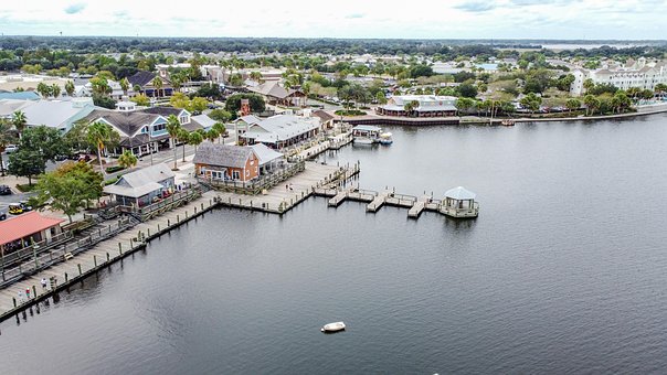 Free Florida Village Square photo and picture