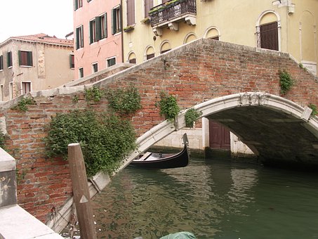 Free Venice Gondola photo and picture