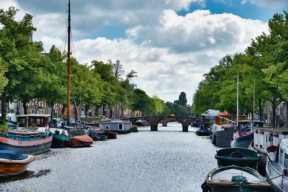 Understanding Rental Contracts for Students in Europe