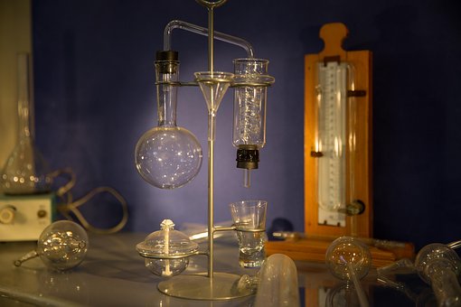 30+ Free Beaker & Chemistry Photos