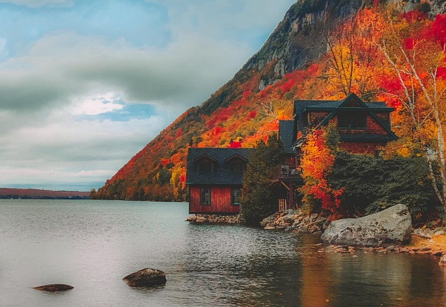 Free Lake House photo and picture