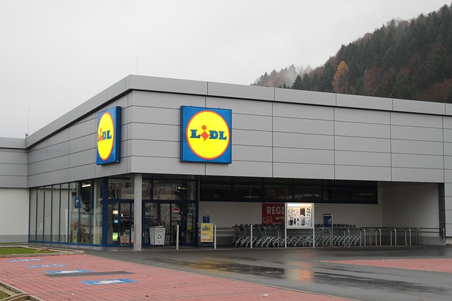 Free Lidl Supermarket photo and picture