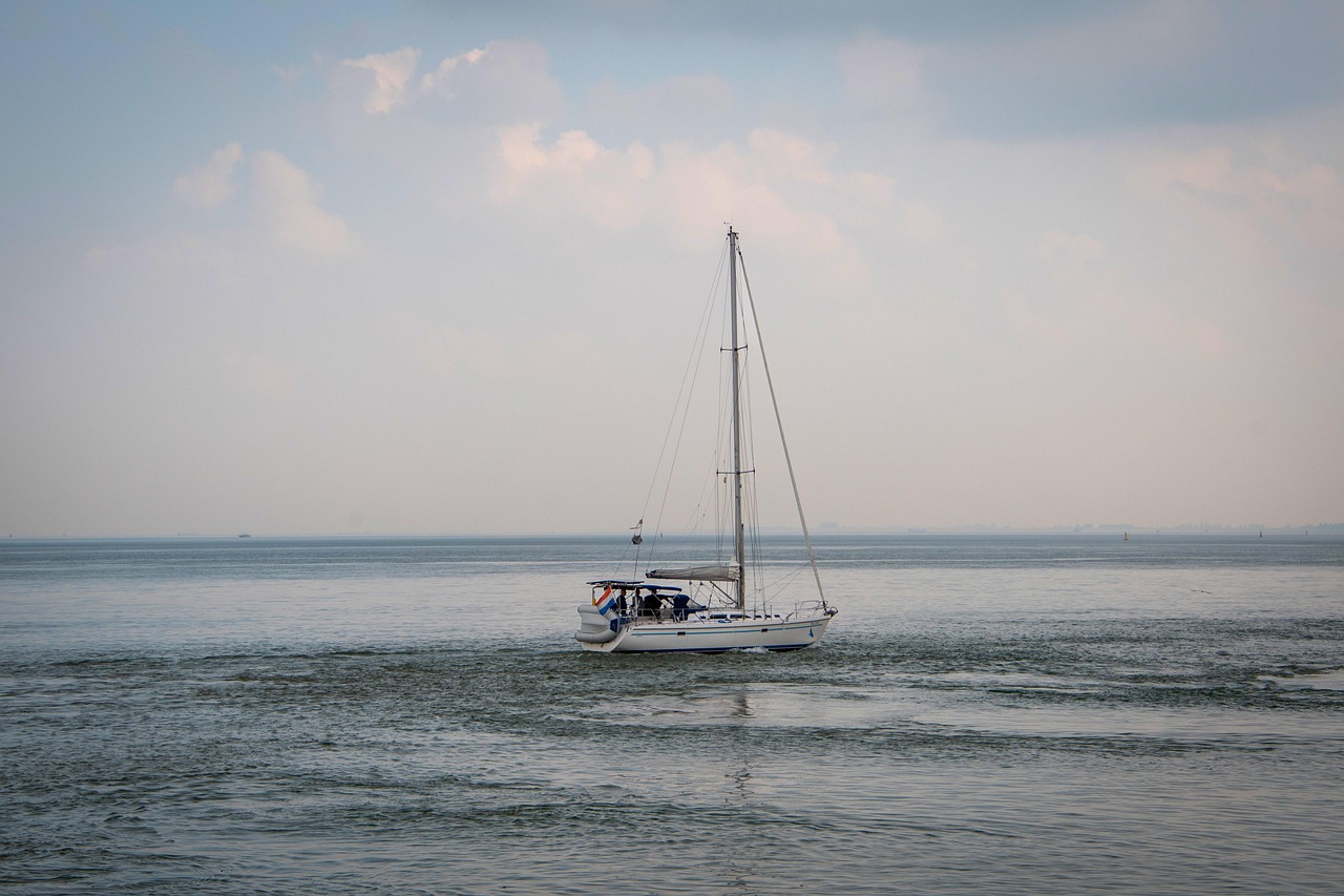 Sailboat - free online jigsaw puzzle photo