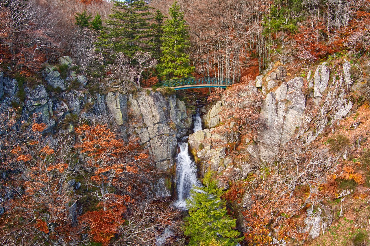 Waterfall - free online jigsaw puzzle photo