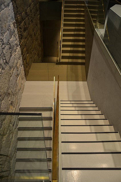 La Escalera, Diseño, Abstractamente