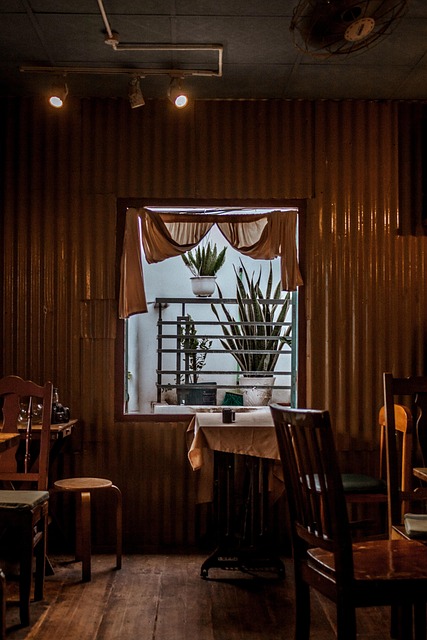 Cafe, Stoel, Tafel, Raam, Binnenshuis