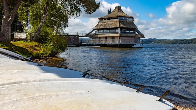Free Lake Architecture photo and picture