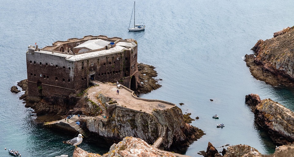 Two Hearts, One Journey: The Ideal Portugal Honeymoon Road Trip