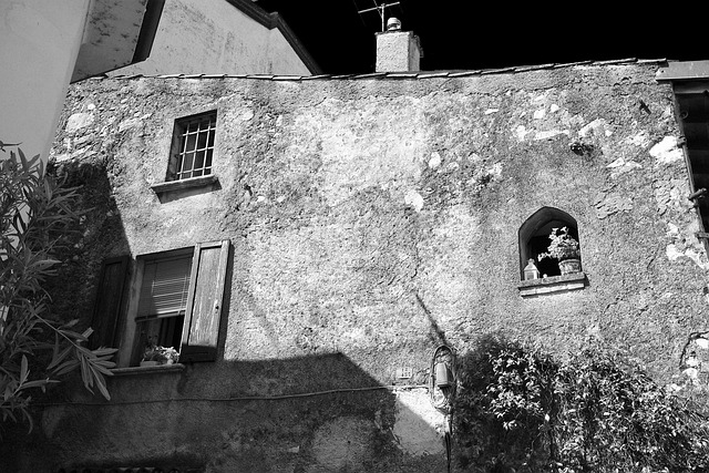 Free Sirmione Historic Center photo and picture