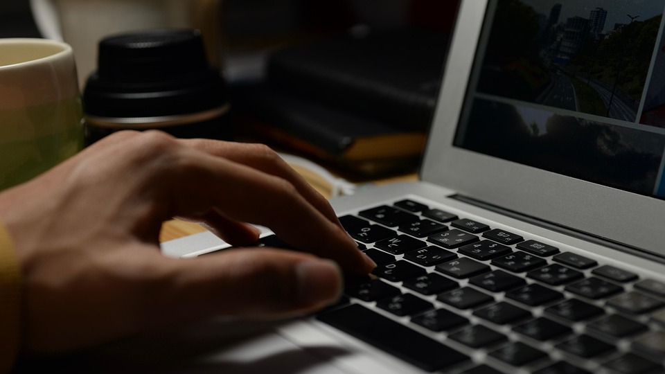 Working Laptop Typing - Free photo on Pixabay - Pixabay