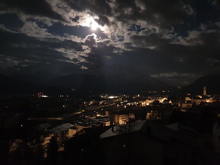 Free Samads Full Moon photo and picture