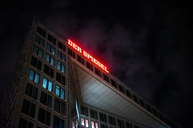 Der Spiegel, Hauptsitz, Gebäude, Nacht