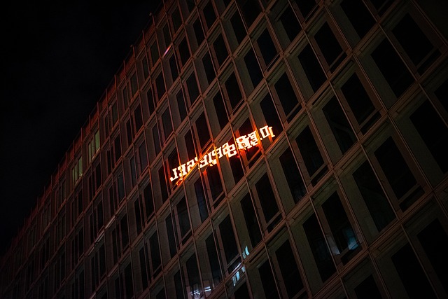 Der Spiegel, Sede, Construção, Noite