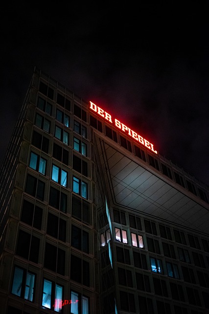 Der Spiegel, Hauptsitz, Gebäude, Nacht