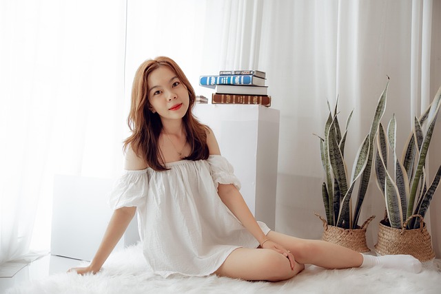 Free White Room Girl photo and picture