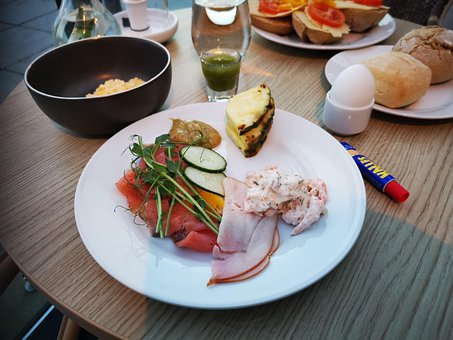 Frühstück, Hotelfrühstück