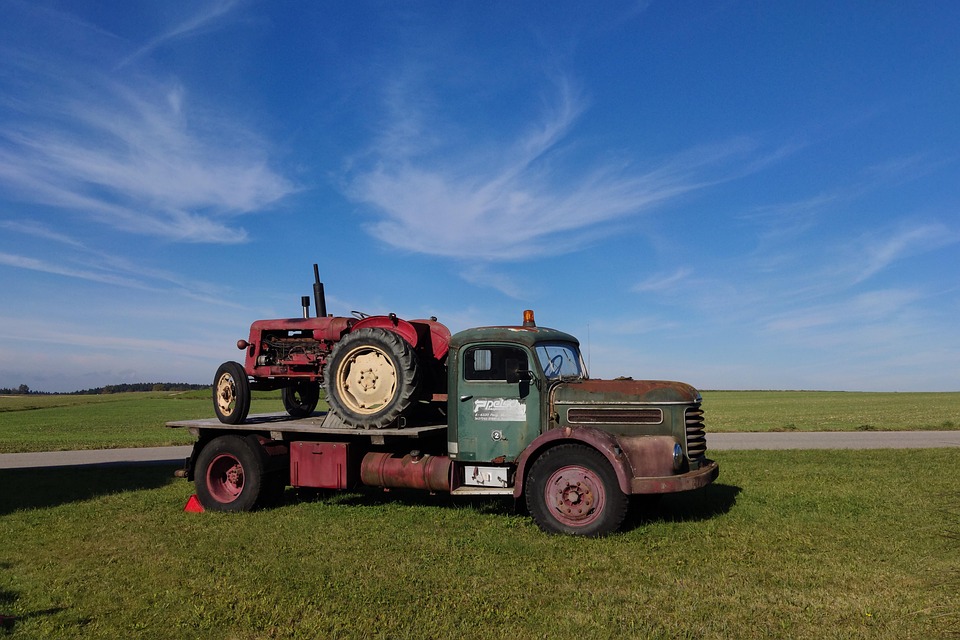 Rev Up Your Rig: Essential Semi Truck Maintenance Tips for Long Haul Drivers Rev Up Your Rig: Essential Semi Truck Maintenance Tips for Long Haul Drivers