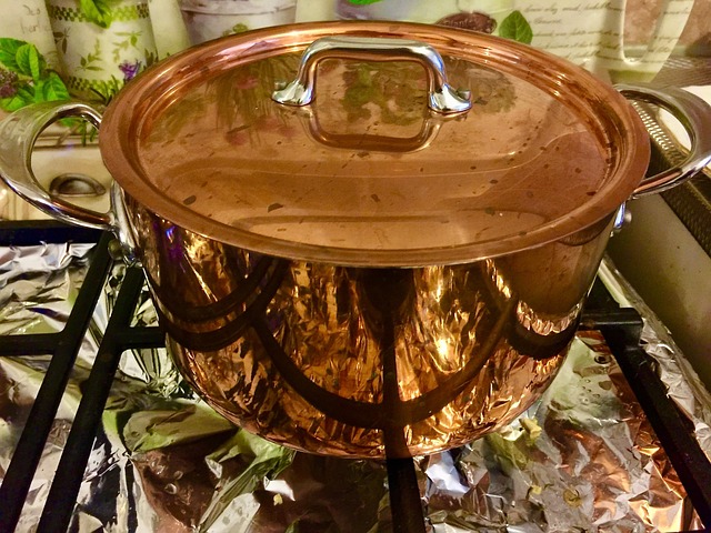 Free Copper Pan Smiling Kitty photo and picture