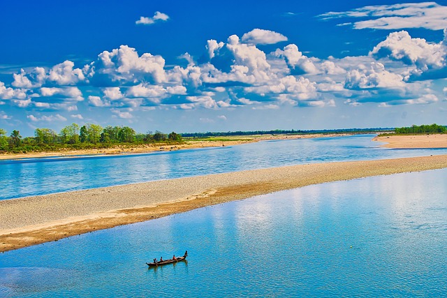 Beach, sunny day, nature and landscape — photo by djneog