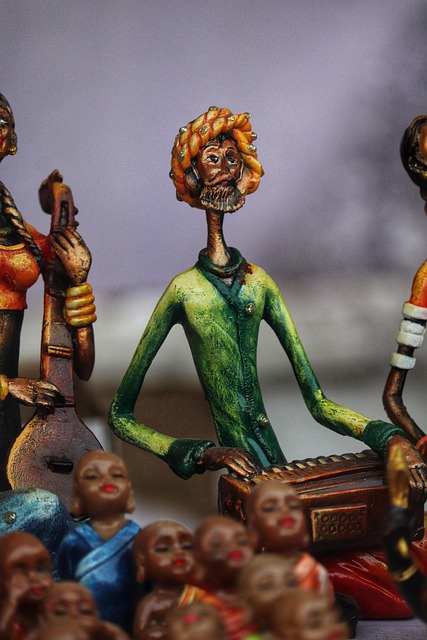 Estatuetas, Estatuetas Feitas À Mão
