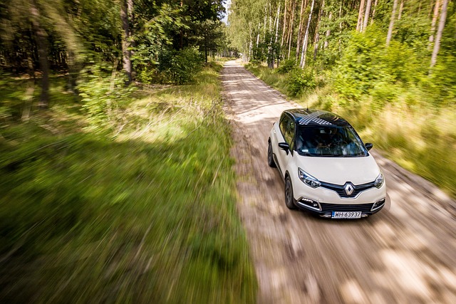 Free Renault Captur Car photo and picture
