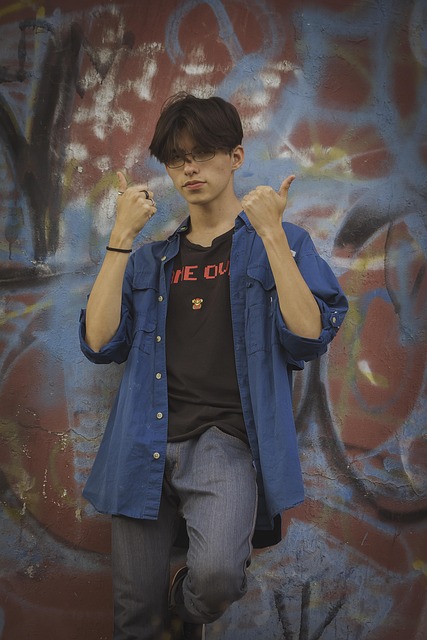 Young man, teen, fashion and streetwear — photo by Arturo_Anez