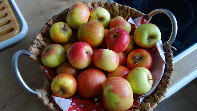Free Fruit Apples photo and picture
