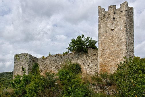 Free Dvigrad Castle photo and picture