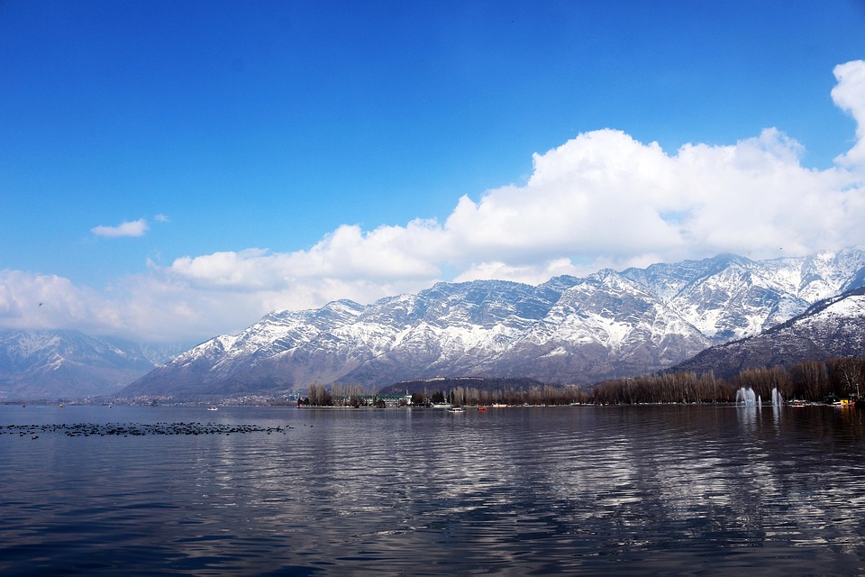 Srinagar Airport Flights Rescheduled Due to Snow - News Directory 3