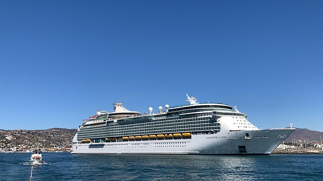 Free Cruise Ship Boat photo and picture