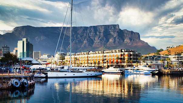 V A Waterfront, Doc, Bărci