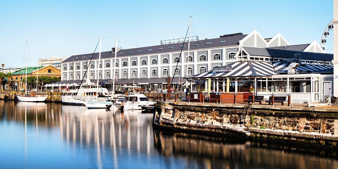 V A Waterfront, Doc, Bărci
