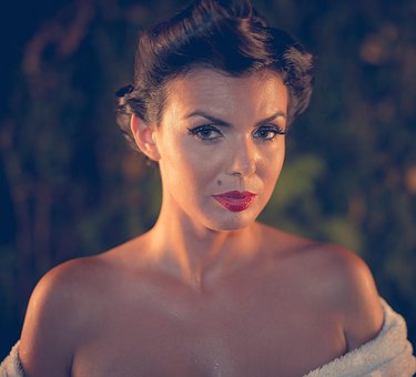 Free Woman Pinup photo and picture
