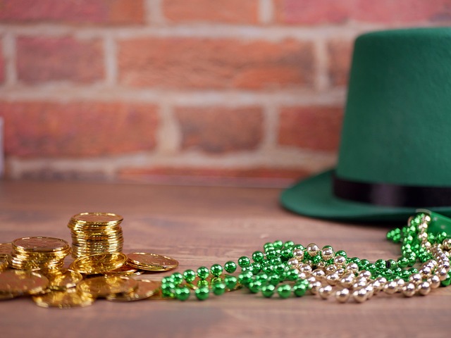St. Patrick’s Day Kopfband Mit Wackelnden Mini-Hüten – Irisches Kleeblatt-Design, Einheitsgröße