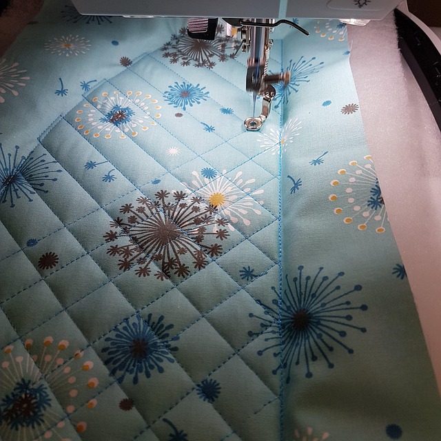 Sticken, Stickmaschine, Nadel, Stickerei