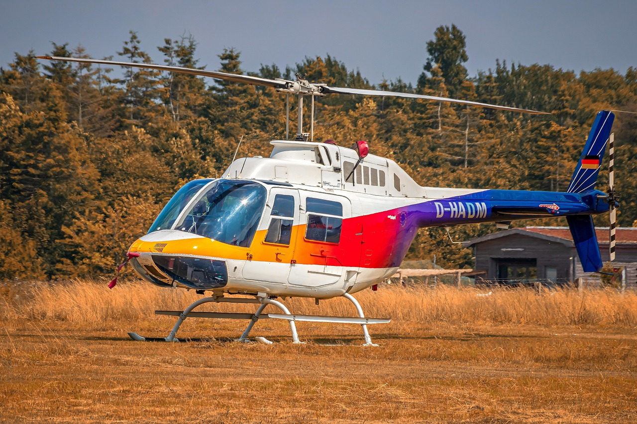 Helicopter - free online jigsaw puzzle photo