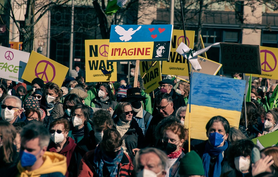 Solidarity Hug: Protest against Budget Cuts Threatening National Universities and Hospitals