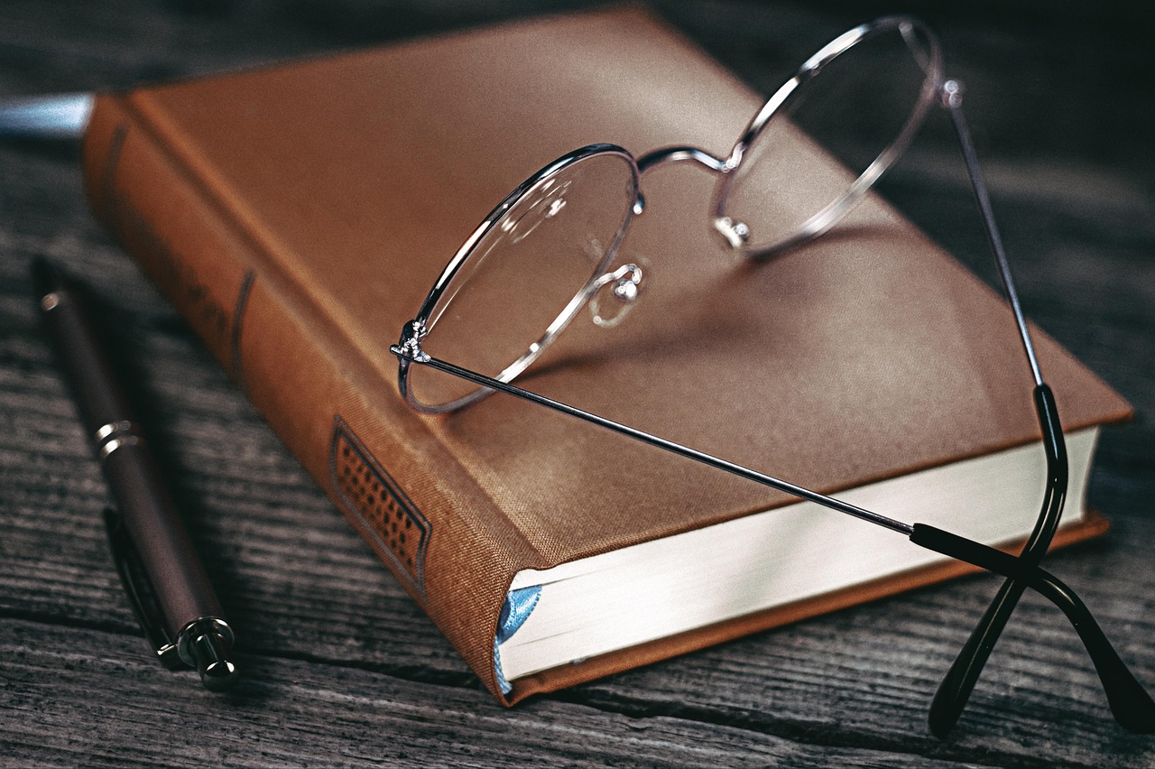 glasses-7088855_1280.jpg